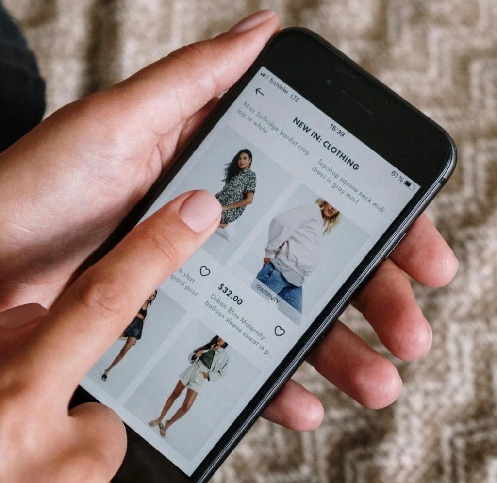 Orang belanja langsung lewat media sosial di 2026