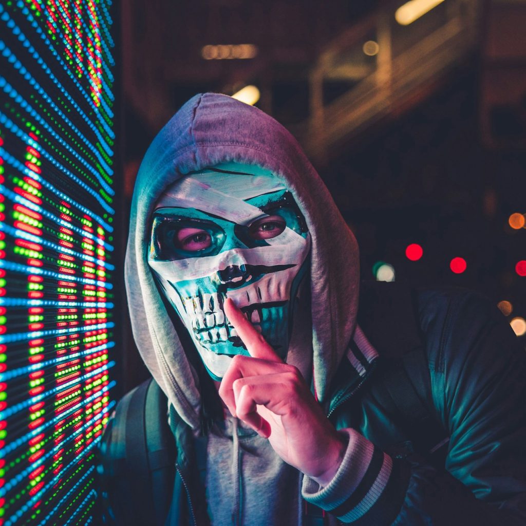 Hacker mencoba membobol data